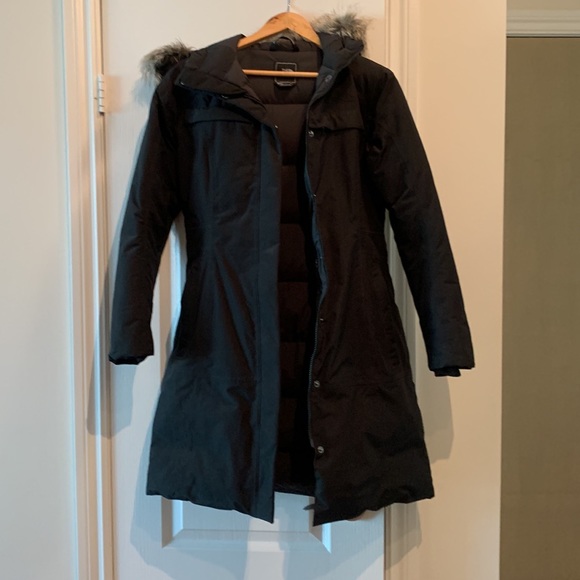 North Face women’s parka with faux fur hood. - Picture 3 of 10
